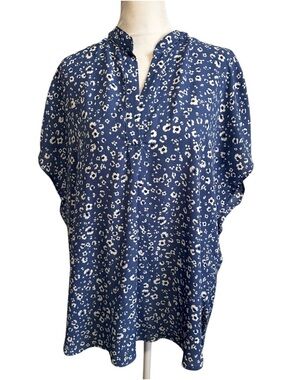W5 women’s Casual Short Sleeve top size L floral